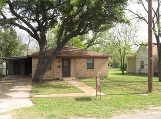 208 W Virginia St, West, TX 76691