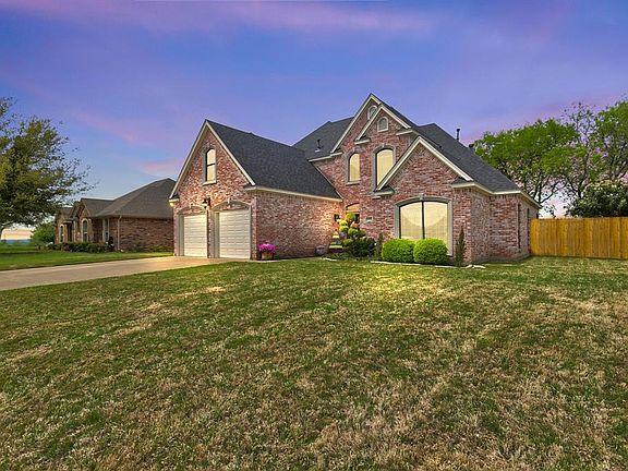 2nd image of 1810 Belle Plain Ct