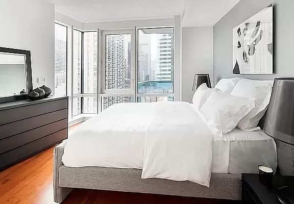 5th image of 306 W 48th St APT 14C