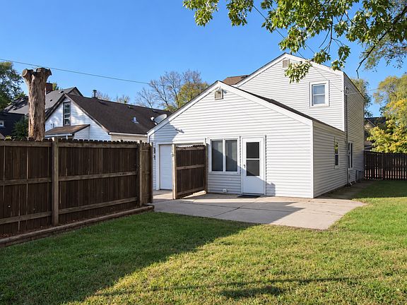 3rd image of 1070 Bush Ave