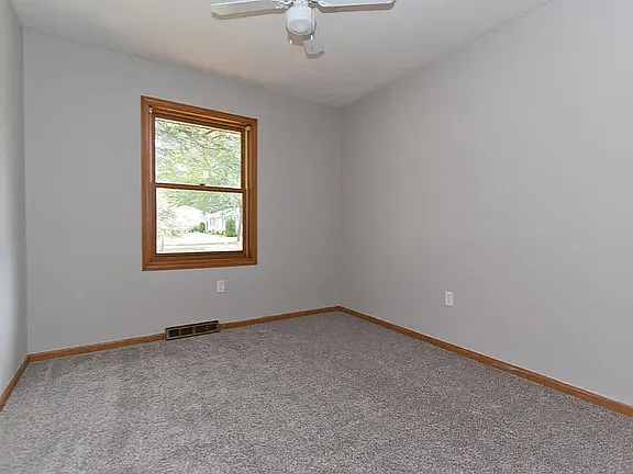3380 Balsam Ct NE — Photo 11