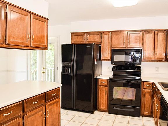 4th image of 8255 Twin Lakes Dr