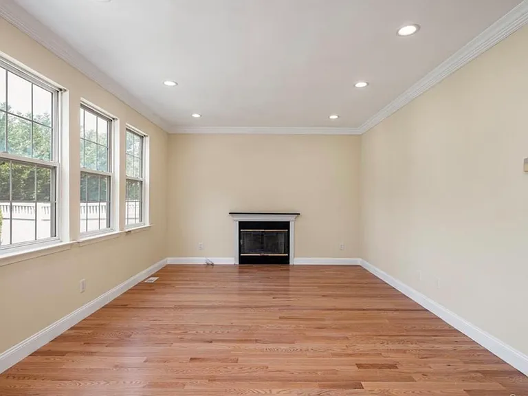 23 Honeysuckle Ct — Photo 3