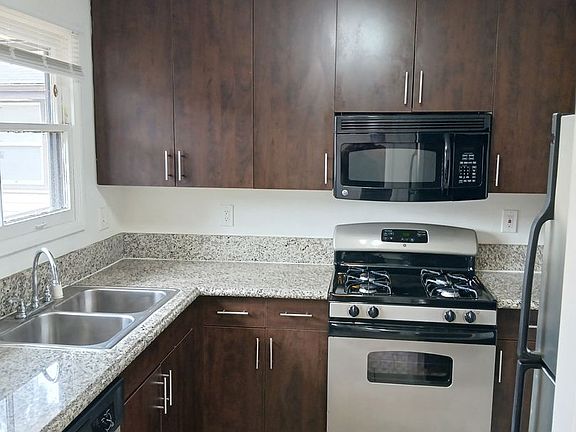 5th image of 1645 N Vista St APT 3