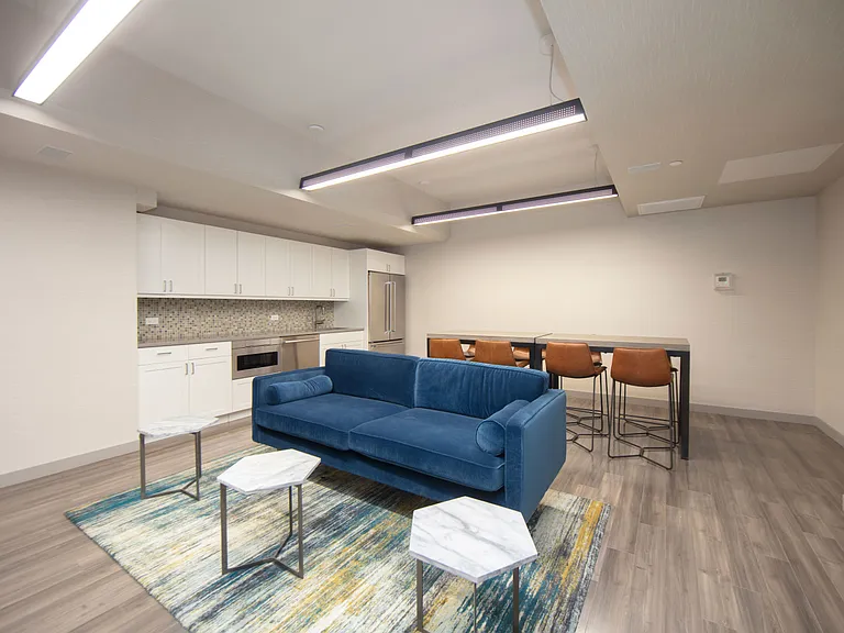 115 E 34th St #301 — Photo 12