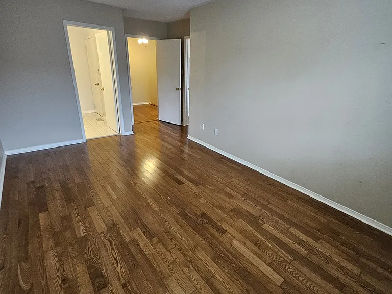 5305 Glen Erin Dr — Photo 7