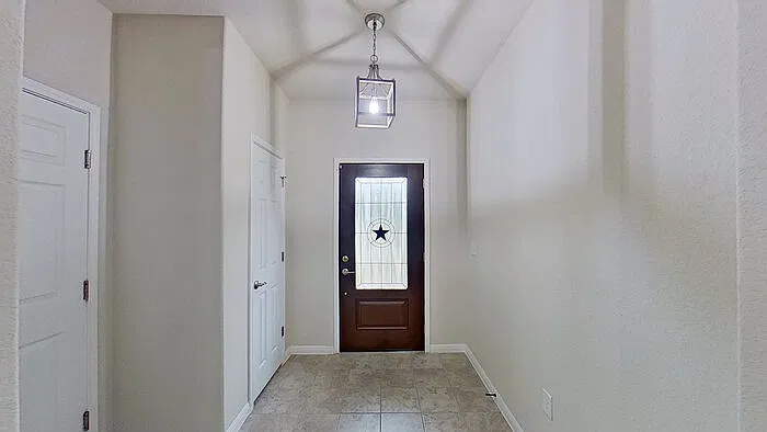 3 bed, 2.0 bath, 1651 sqft, $1,995 — Photo 2