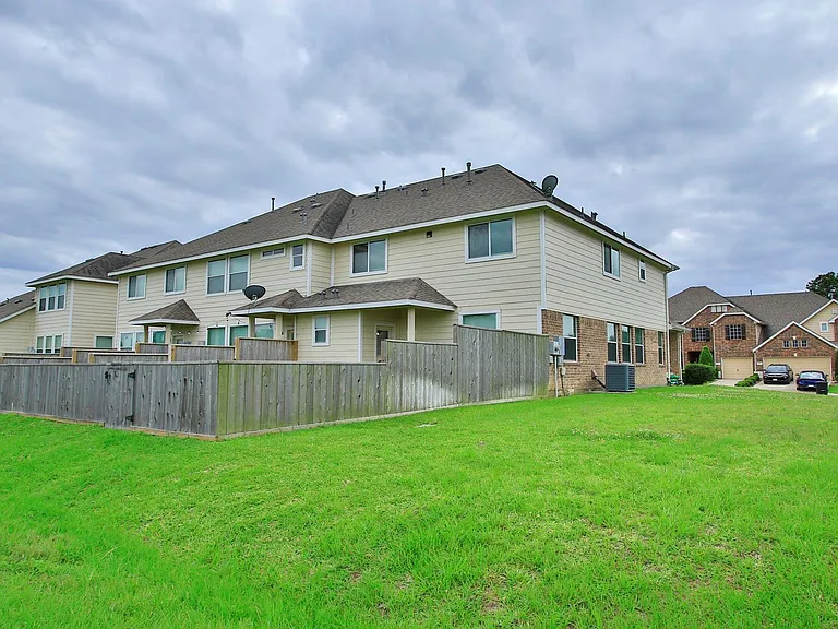 10516 Primo Pl — Photo 4