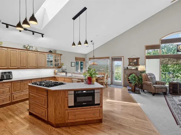 166 E Scenic Ridge Cres NW, Calgary, AB T3L 1V7
