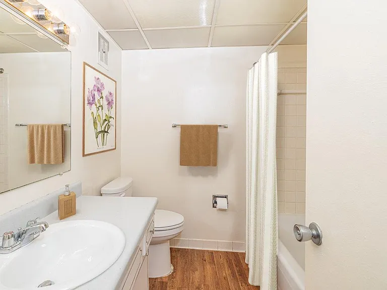 The Avalon Apartment Homes — Photo 7