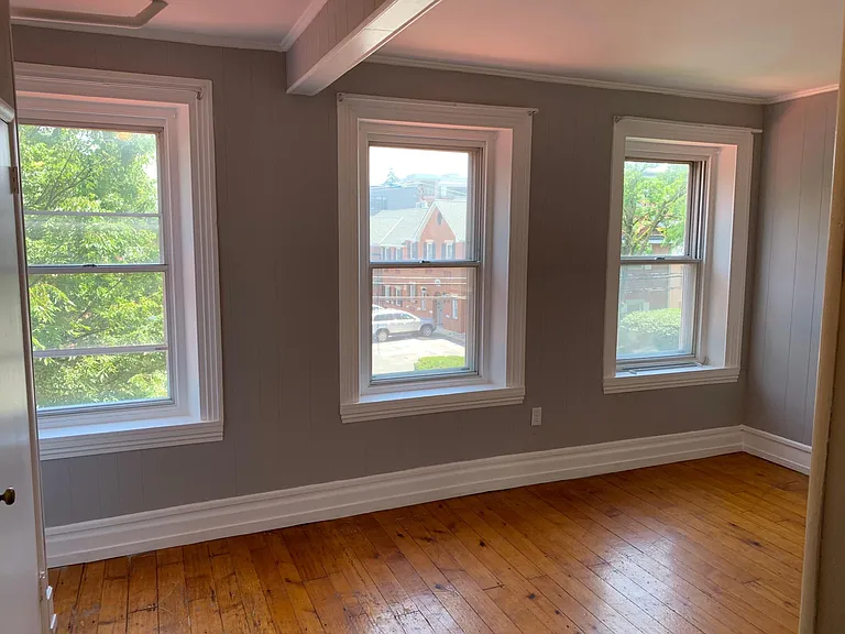 125 E Washington St #3 — Photo 3
