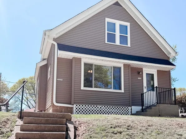 3569 South Whitnall AVENUE, Milwaukee, WI 53207