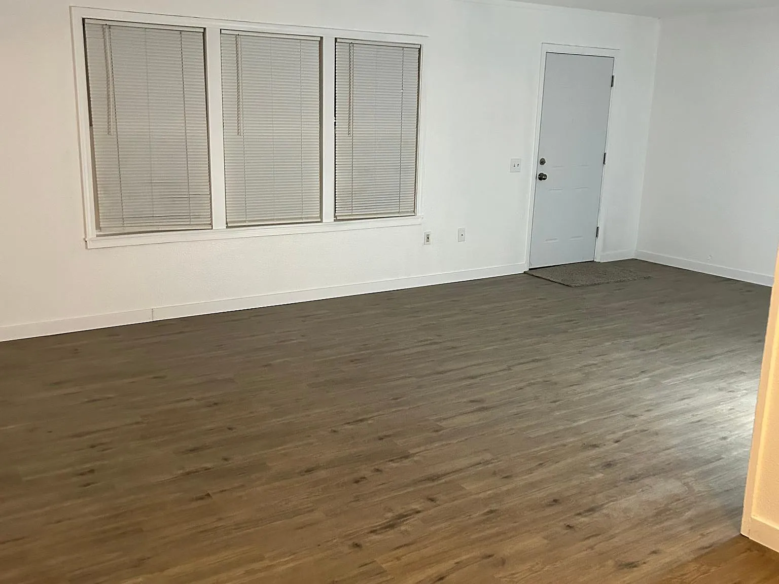 1428 McPherson Ave — Photo 2