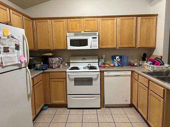 4th image of 2737-2741 Wyndham Way