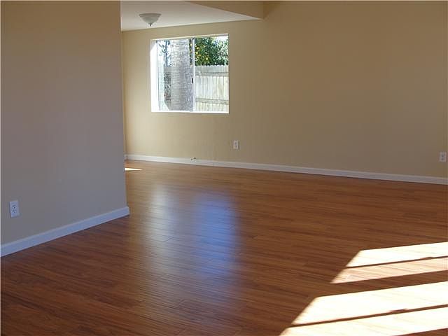 1st image of 1356 Pearl Ave