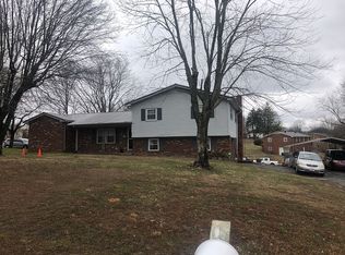 2212 Lambert Dr, Westmoreland, TN 37186