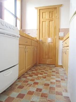 Rented by City Connections Realty | media 8