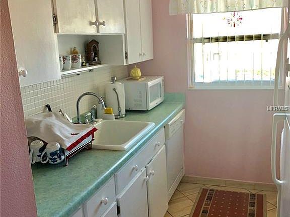 5th image of 2750 E Bay Dr APT 10D