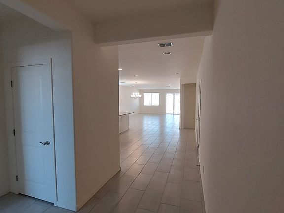 5th image of 1126 E Meadowbrook Dr