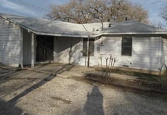 2nd image of 1709 Redwood Pl