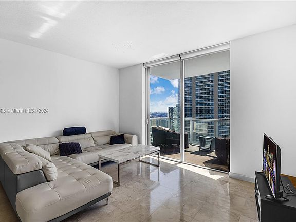 2nd image of 1060 Brickell Ave APT 3305