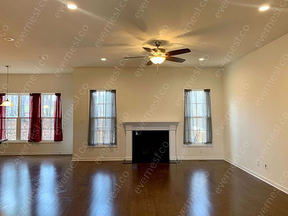 5th image of 15061 Saint Ives Dr