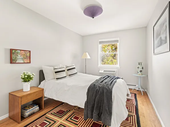 123 Bay Ridge Parkway image 4 of 8