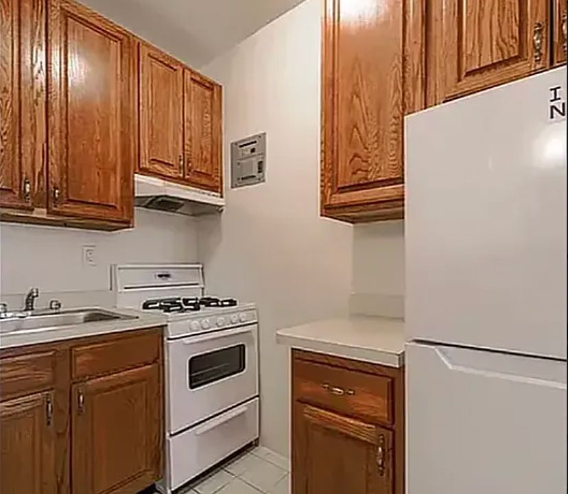 2nd image of 25 W 87th St APT 3R