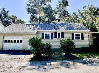 29 Snake Pond Rd, Gardner, MA 01440