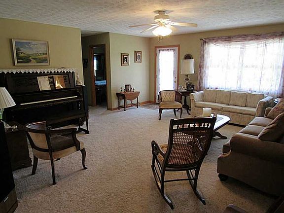 4th image of 310 Williams Ct