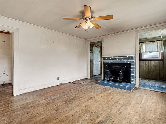 3rd image of 405 Darlington Ave