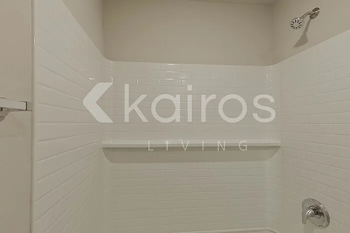 301 Saint James Pl — Photo 15