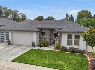 4601 E Copper Point Dr, Meridian, ID 83642