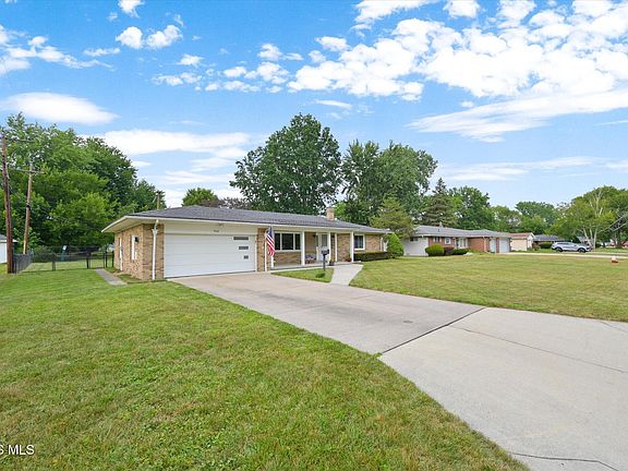 2nd image of 5362 Darlene Dr