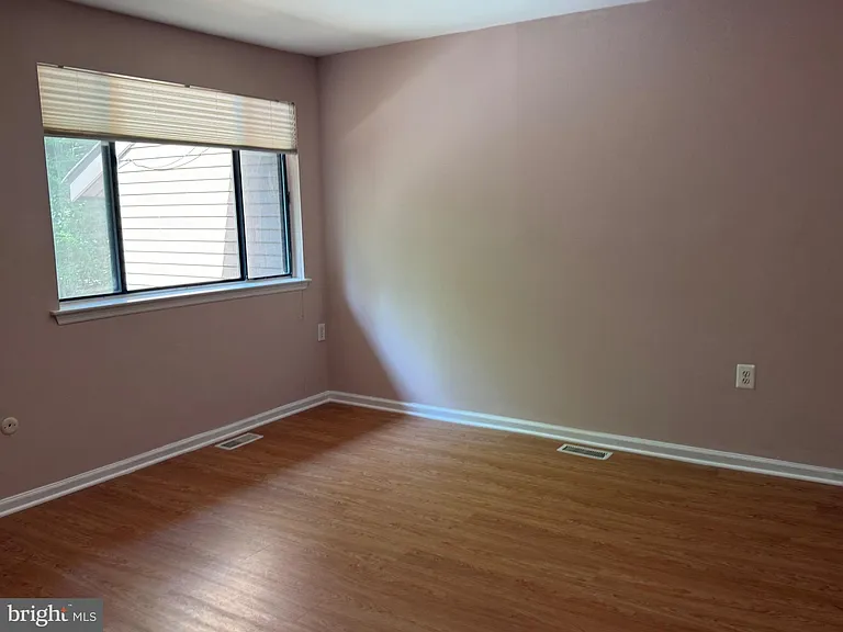 2 Lafayette Ln — Photo 18