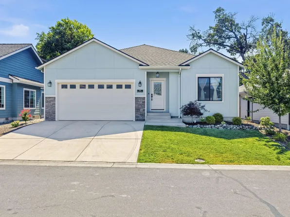 211 Christopher Way, Talent, OR 97540