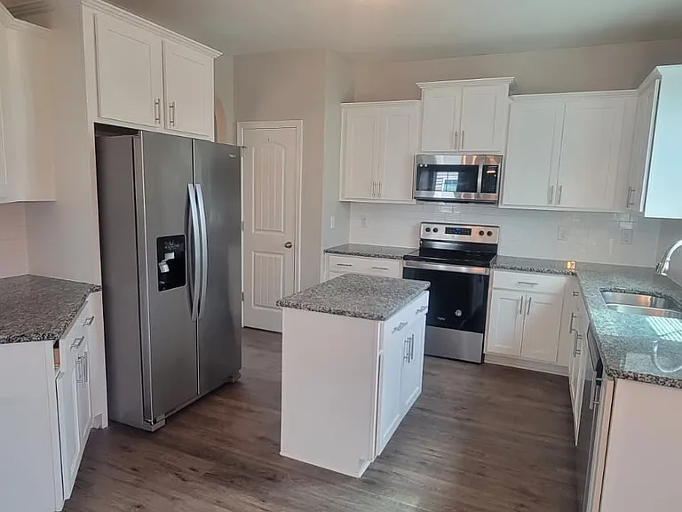 1728 Harrington Rd — Photo 6