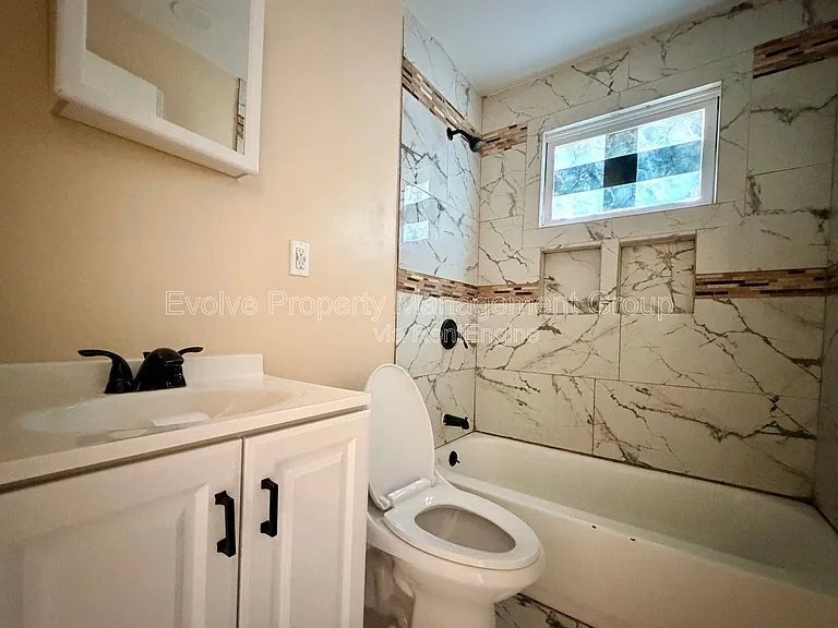 679 Harrell St — Photo 11