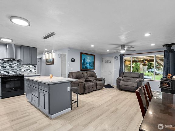 5th image of 7312 Greenvalley Court SW
