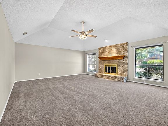 4th image of 2809 Sand Hill Cir