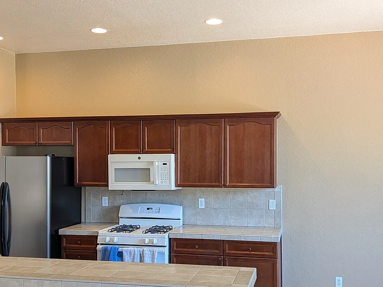 1831 Arboleda Ct — Photo 8