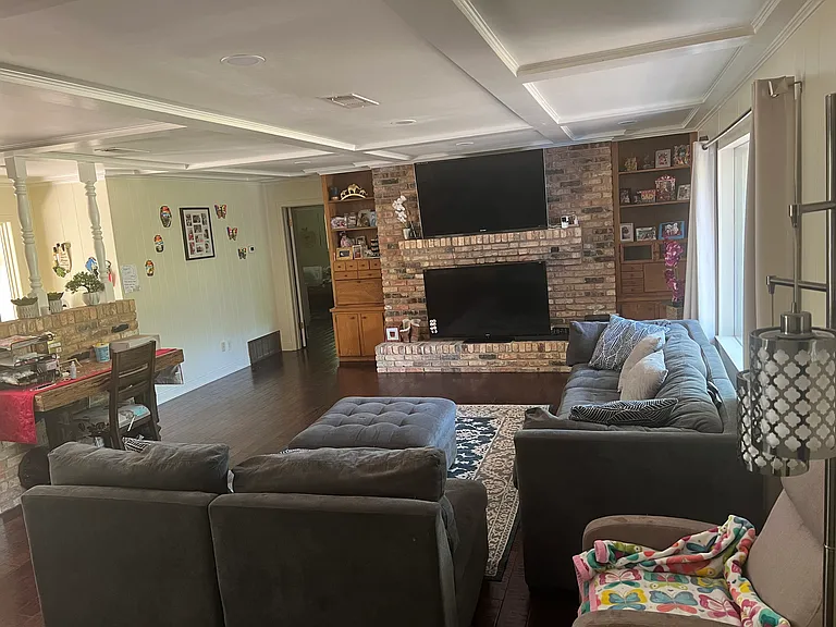 5216 Westhaven Rd — Photo 2