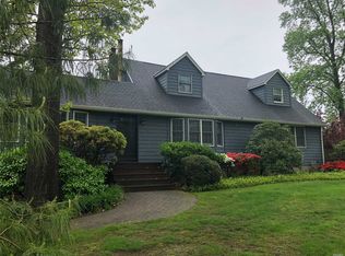 83 Cedar Rd, Kings Park, NY 11754