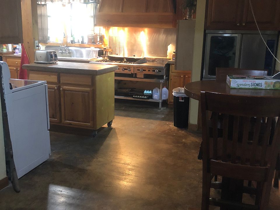 2nd image of 500 Lemon B Rd