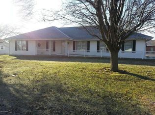 1007 E Patton Dr, Marion, IL 62959