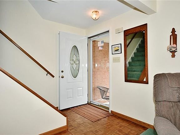 3rd image of 907 Cork Dr