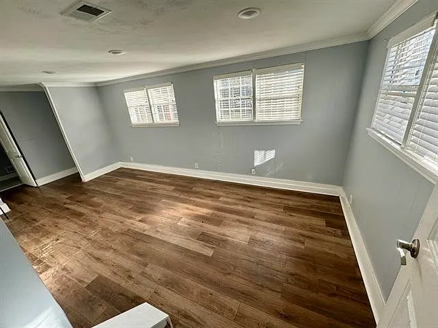 690 McConnell St — Photo 9