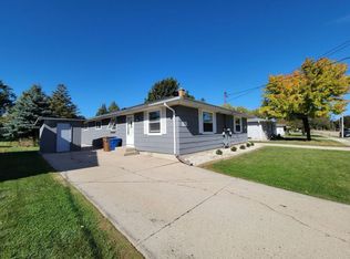970 Grove St, Menasha, WI 54952