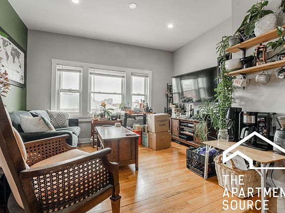 5th image of 3216 W Augusta Blvd APT 2