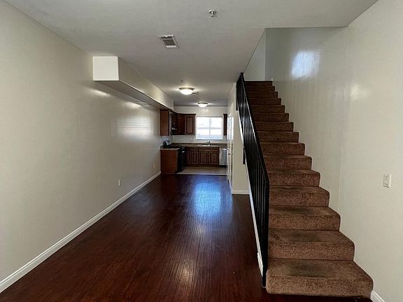 3rd image of 14161-14163 Delano St #14161-4